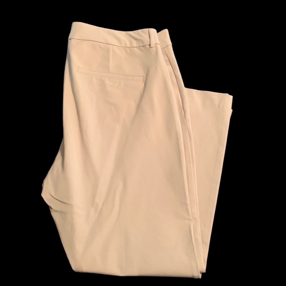 Brand new never worn Women’s Old Navy Pixie Cut Dress Pants-Size 18